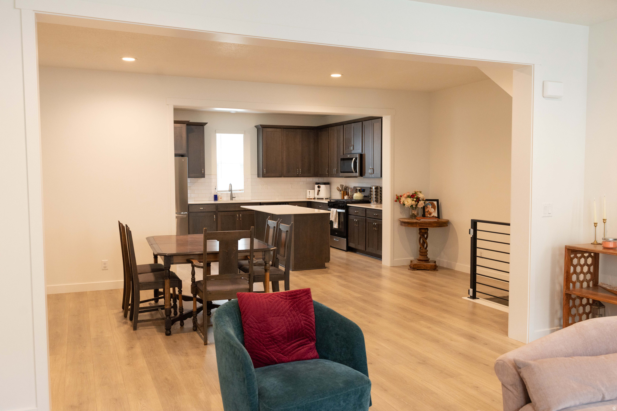 TOWNS ON MAIN - Residential