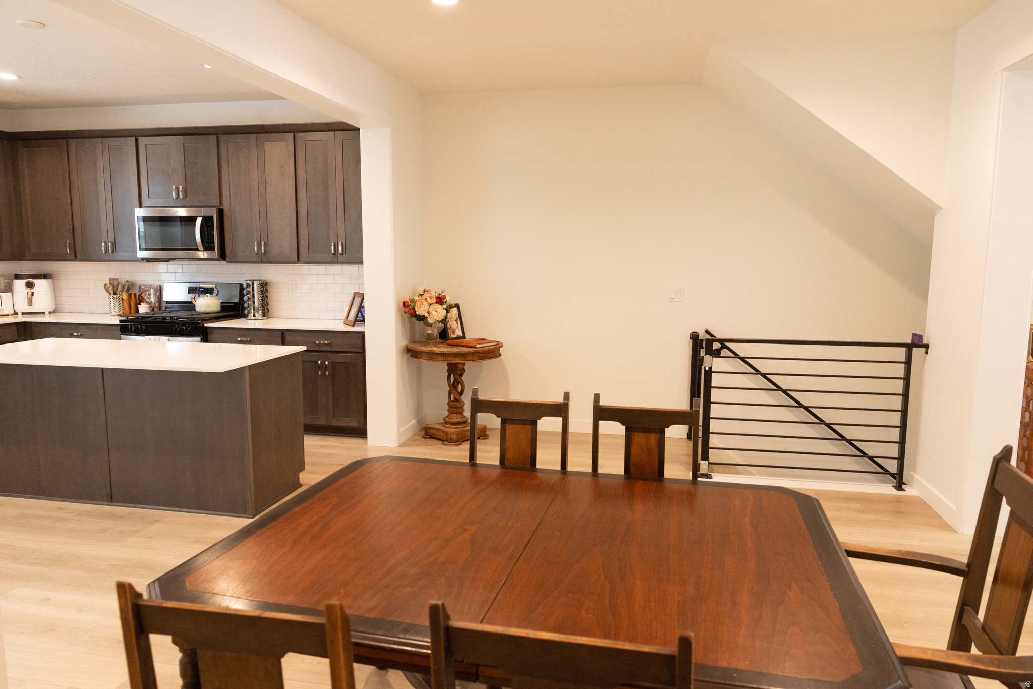 TOWNS ON MAIN - Residential