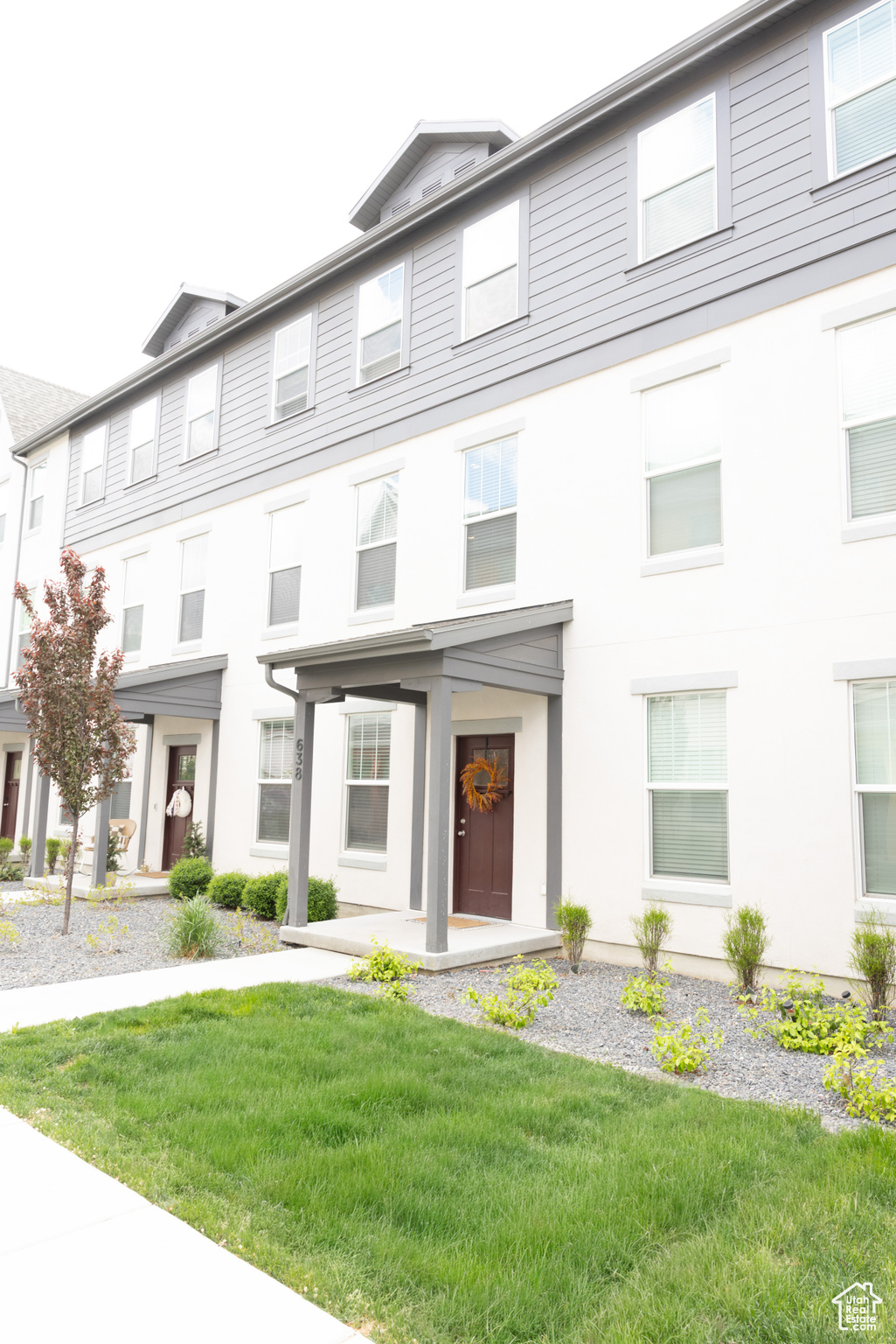 TOWNS ON MAIN - Residential