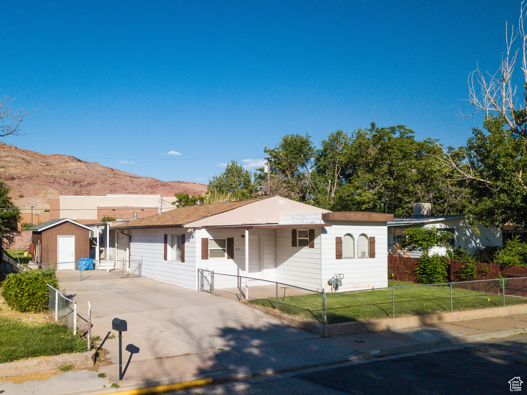 476 Cliffview Dr, Moab, Utah image 2