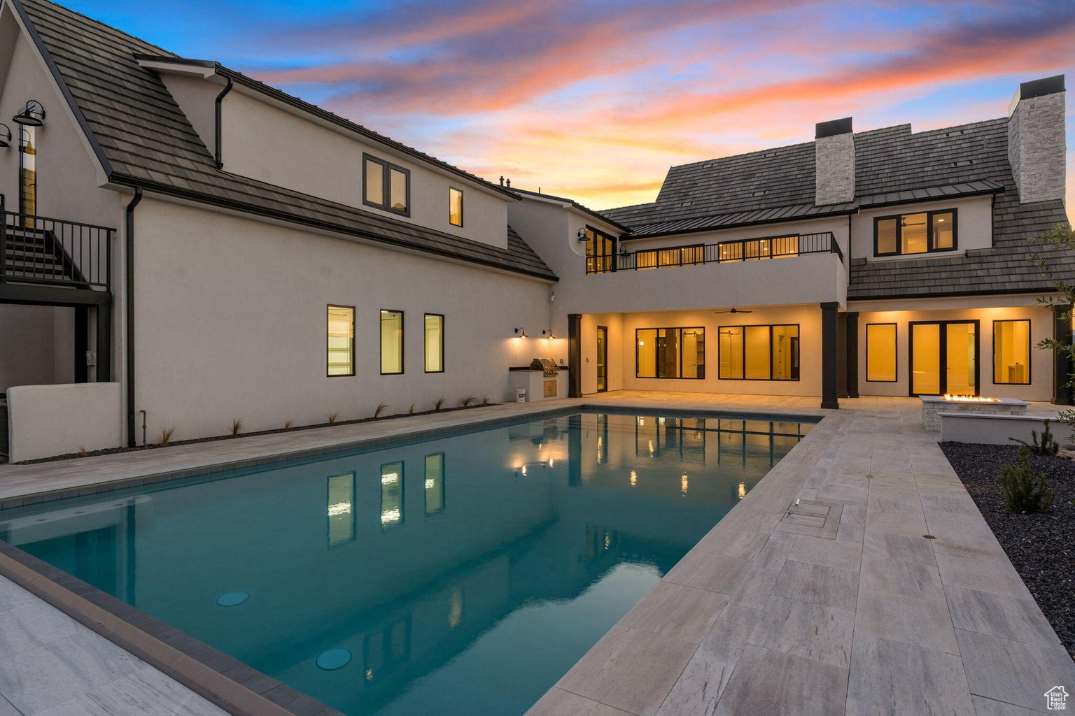 SUMMIT VIEW 1 - Residential