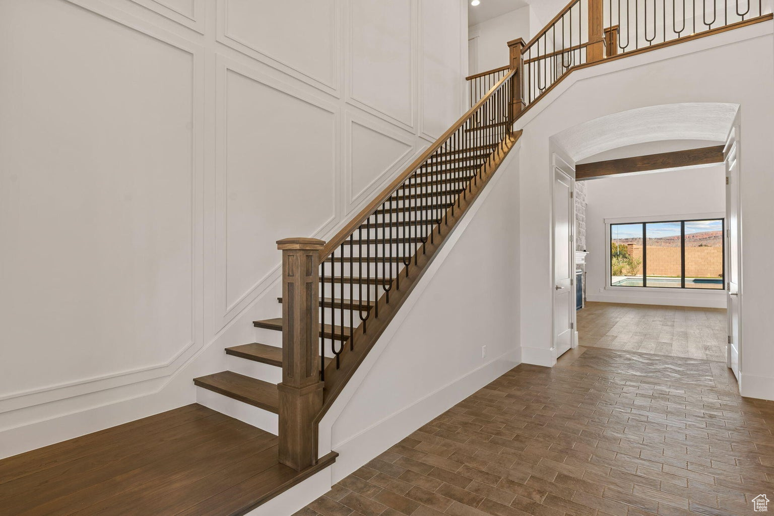 SUMMIT VIEW 1 - Residential