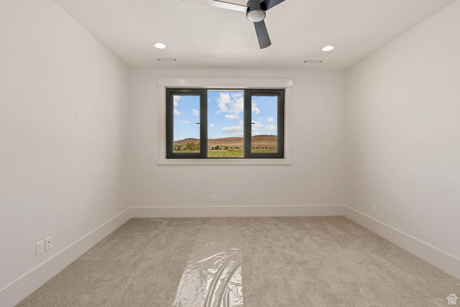 SUMMIT VIEW 1 - Residential