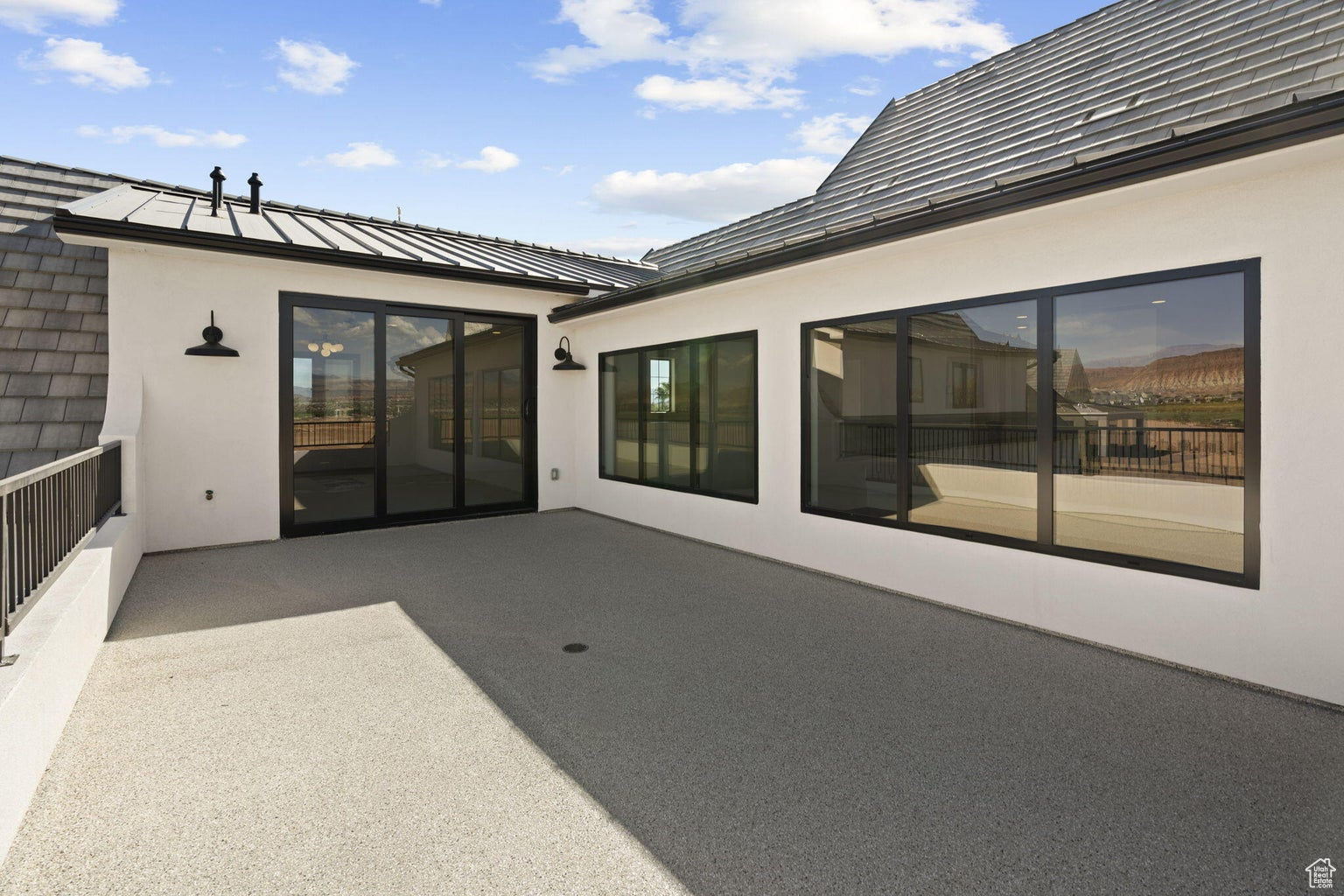 SUMMIT VIEW 1 - Residential