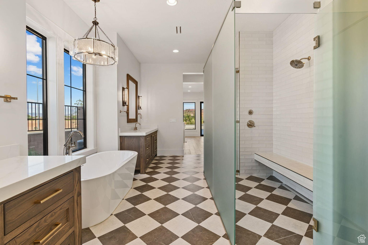 SUMMIT VIEW 1 - Residential