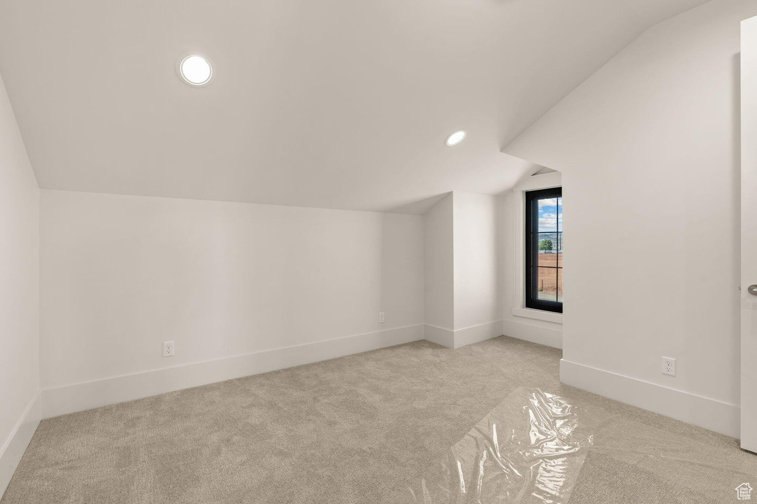 SUMMIT VIEW 1 - Residential