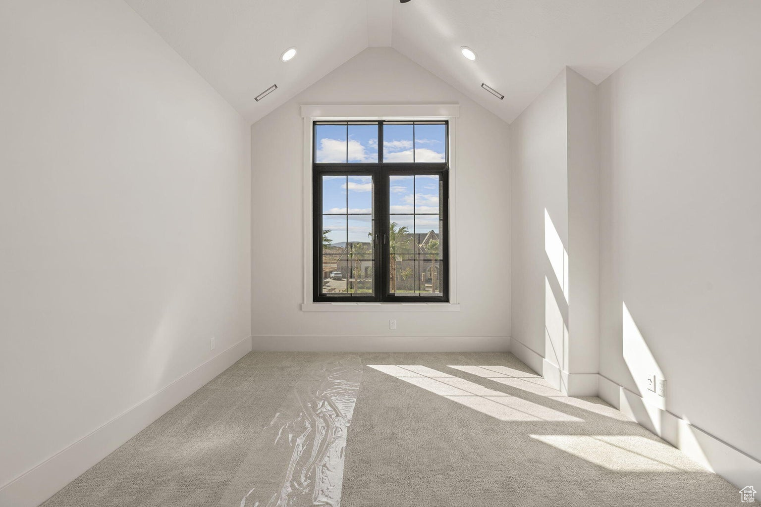 SUMMIT VIEW 1 - Residential