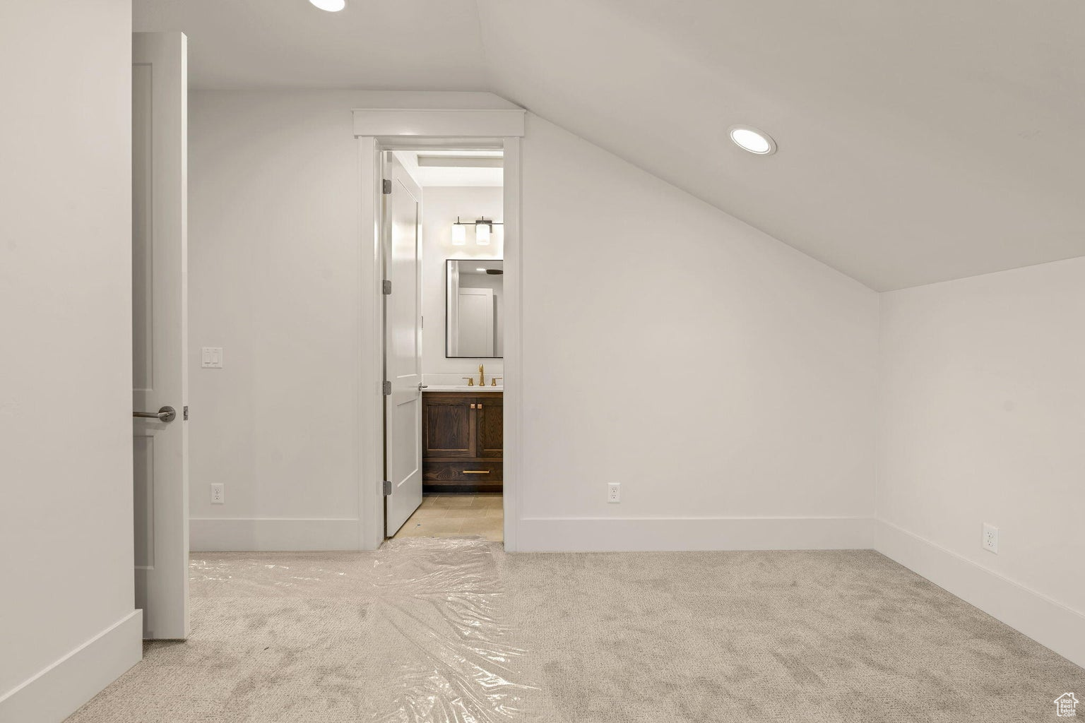 SUMMIT VIEW 1 - Residential