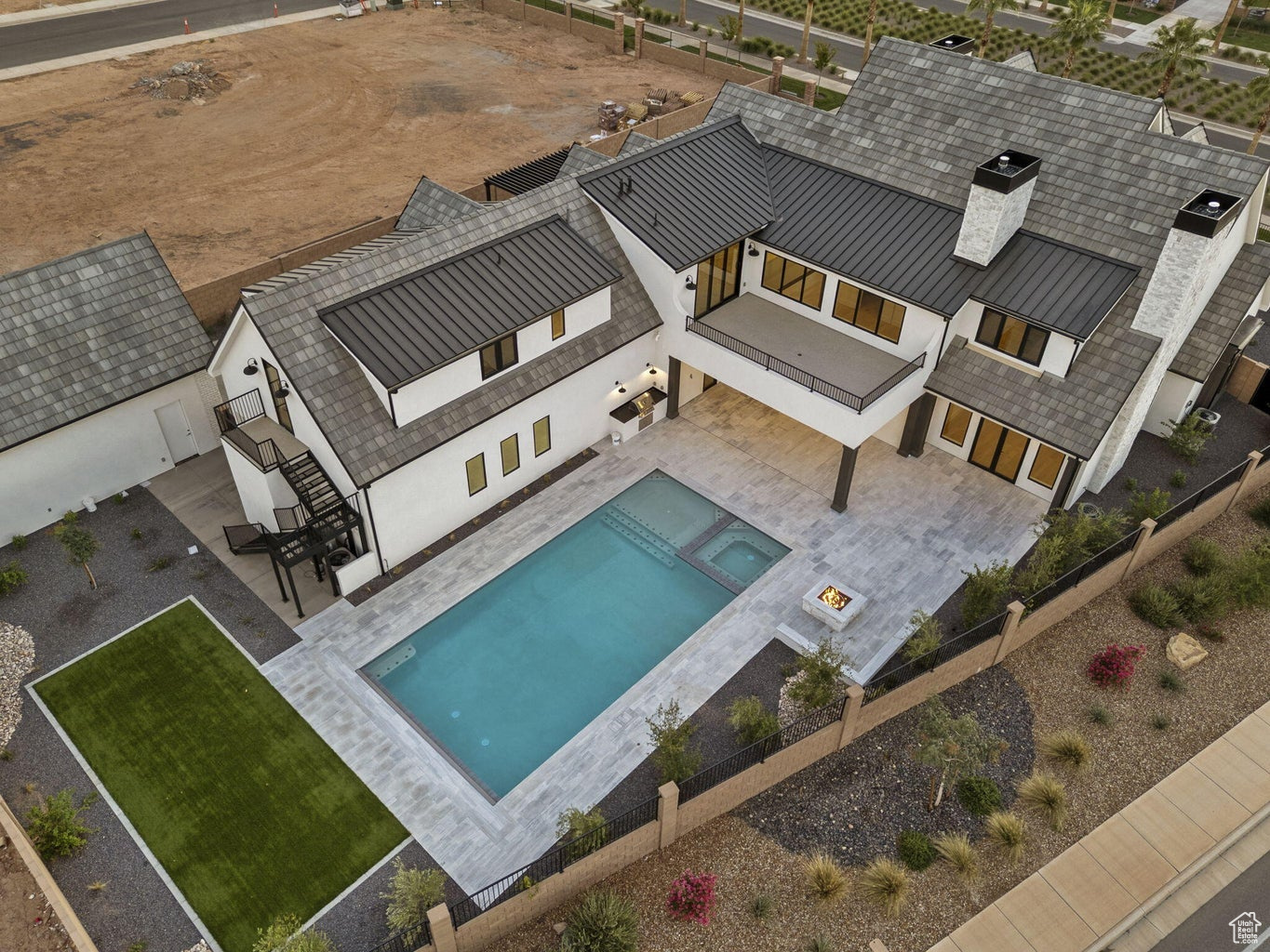 SUMMIT VIEW 1 - Residential