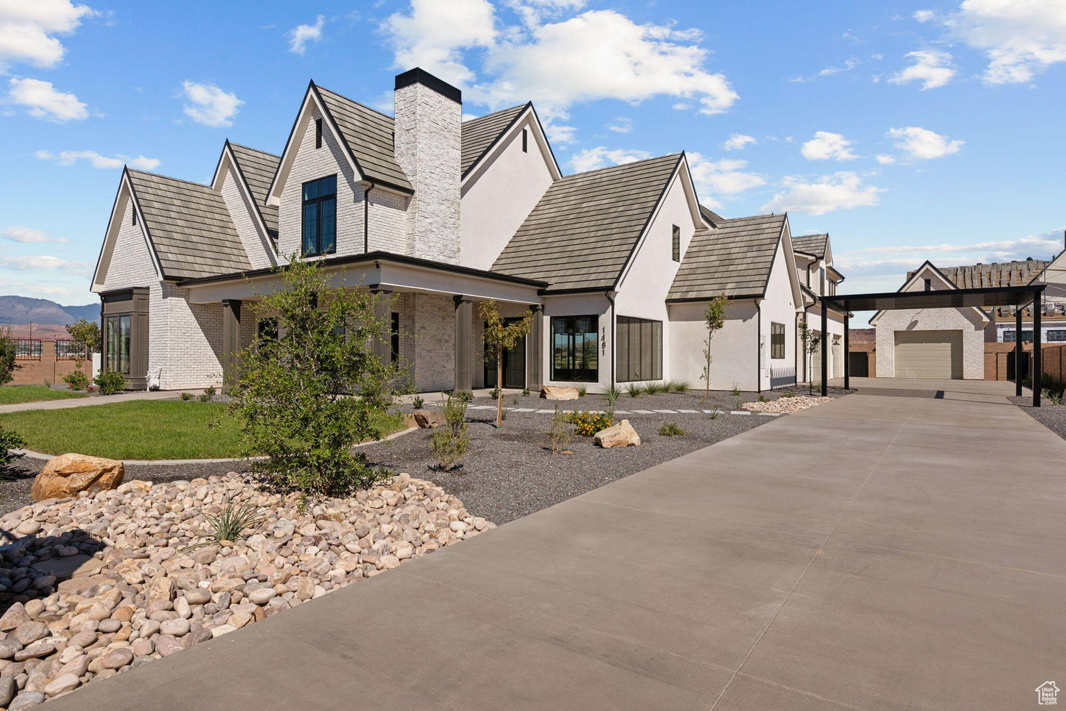 SUMMIT VIEW 1 - Residential