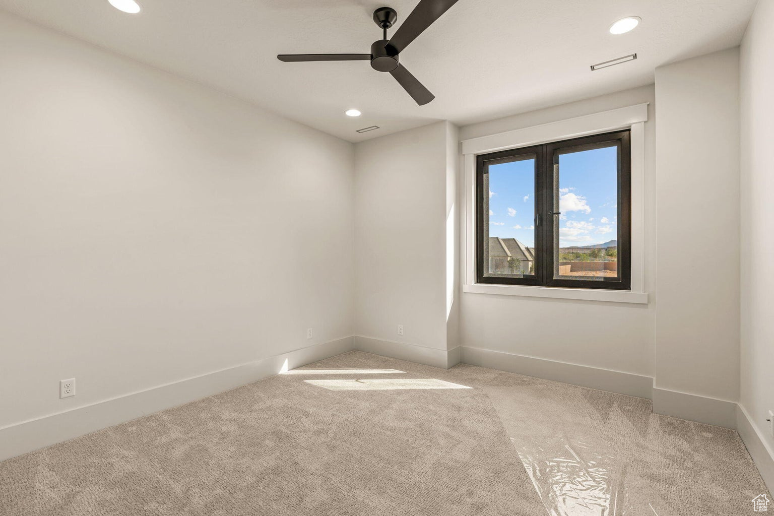 SUMMIT VIEW 1 - Residential