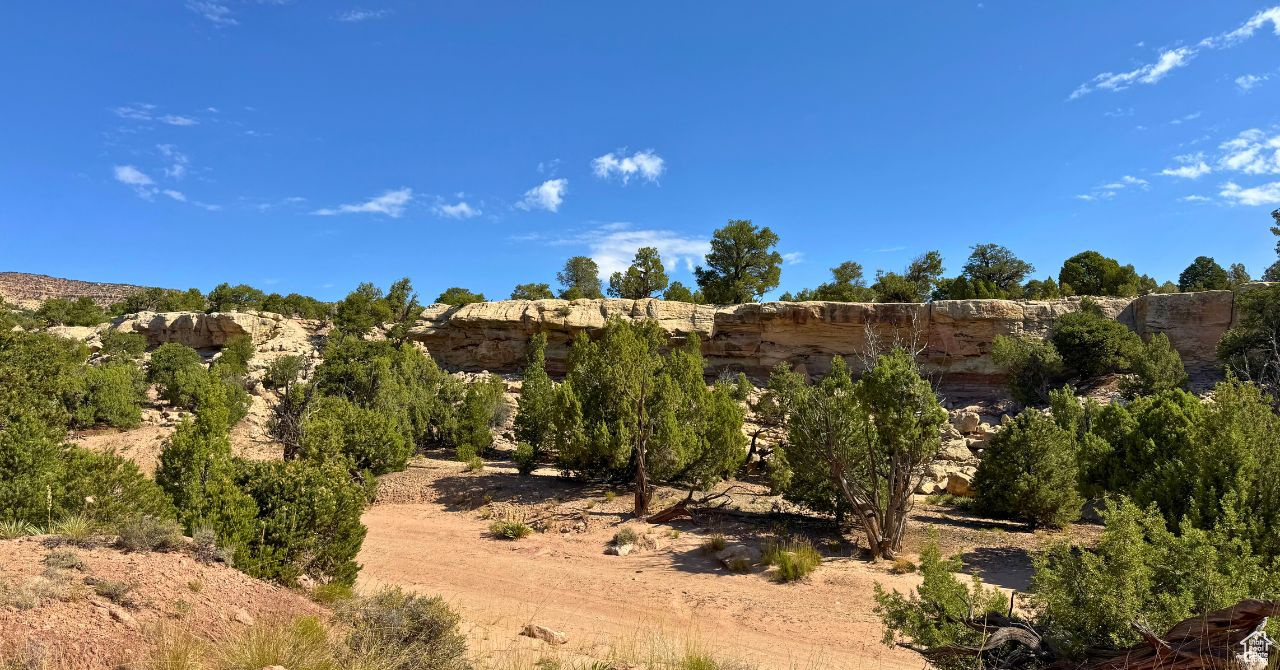 COYOTE HILLS NORTH - Land