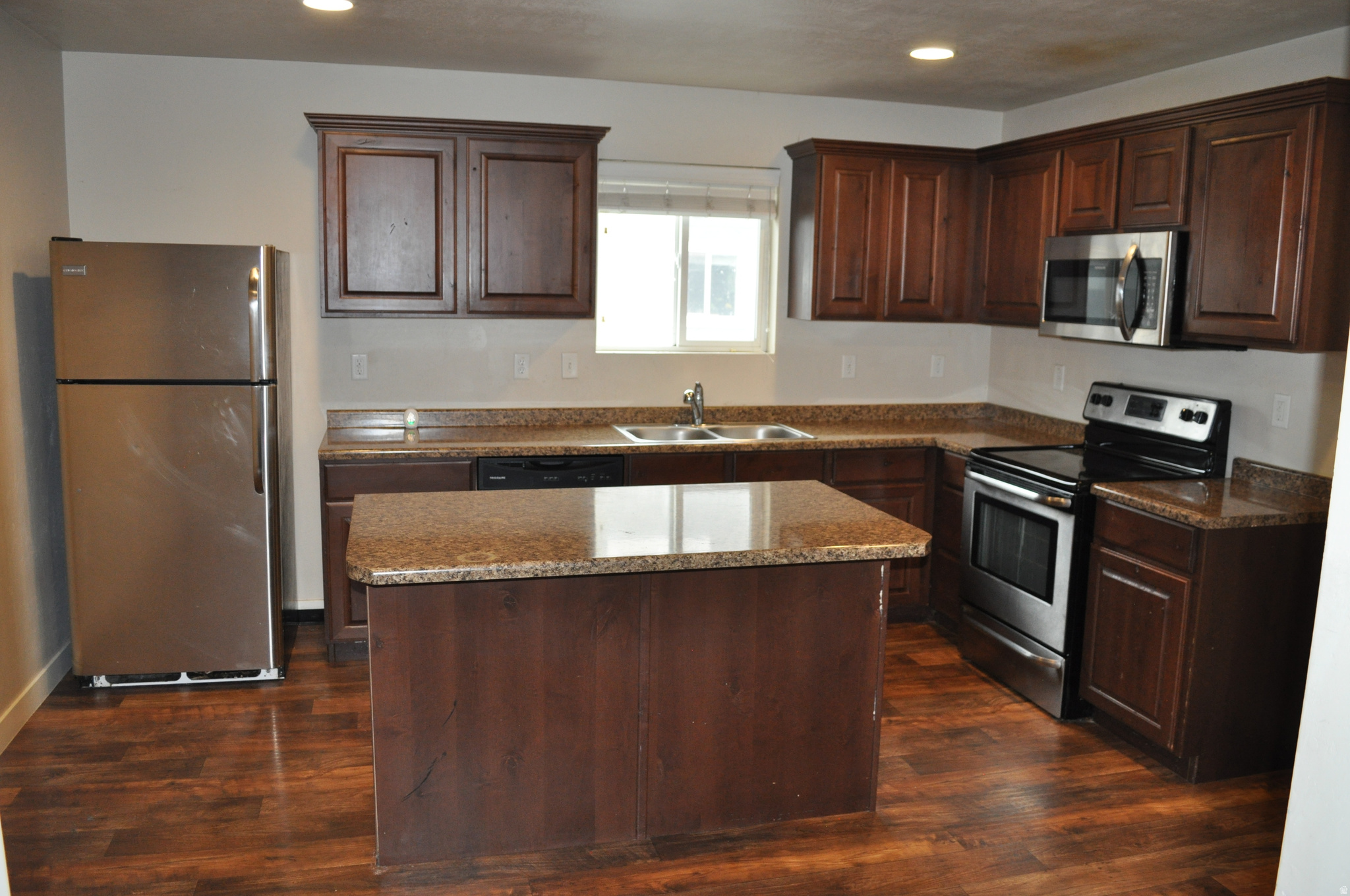 EDGEWATER AT GENEVA - Residential Income