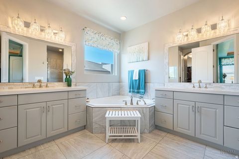 Tiny photo for 914 E BLACK OAK DR, Washington, UT 84780 (MLS # 2155107)