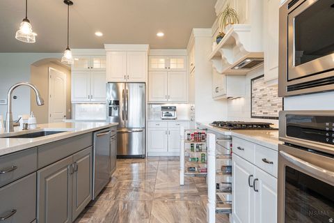 Tiny photo for 914 E BLACK OAK DR, Washington, UT 84780 (MLS # 2155107)