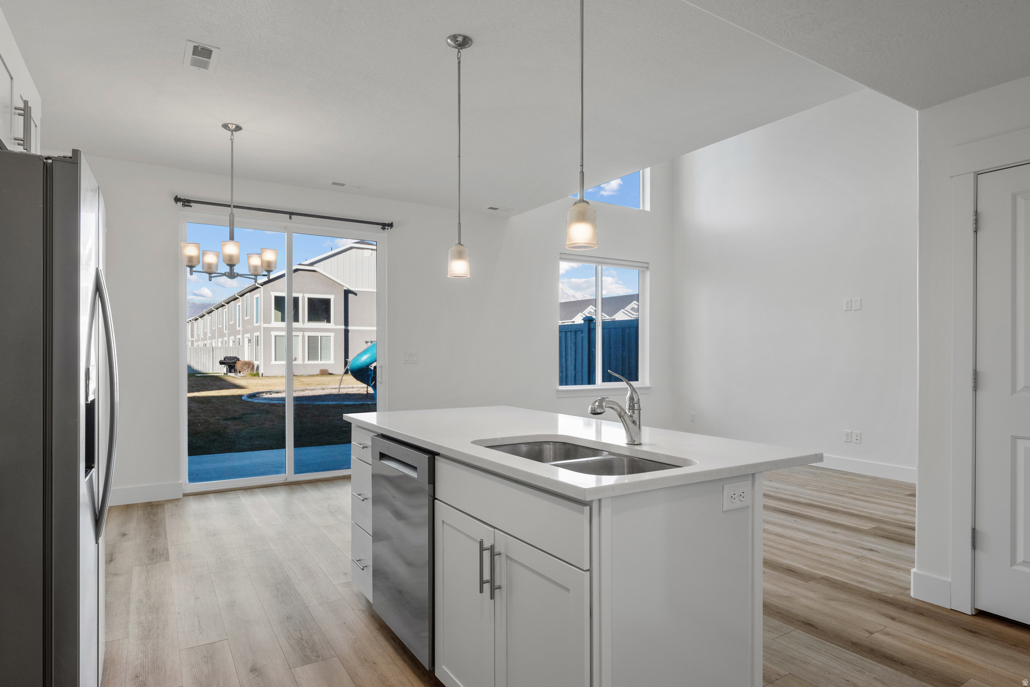 LAKEVIEW - Residential