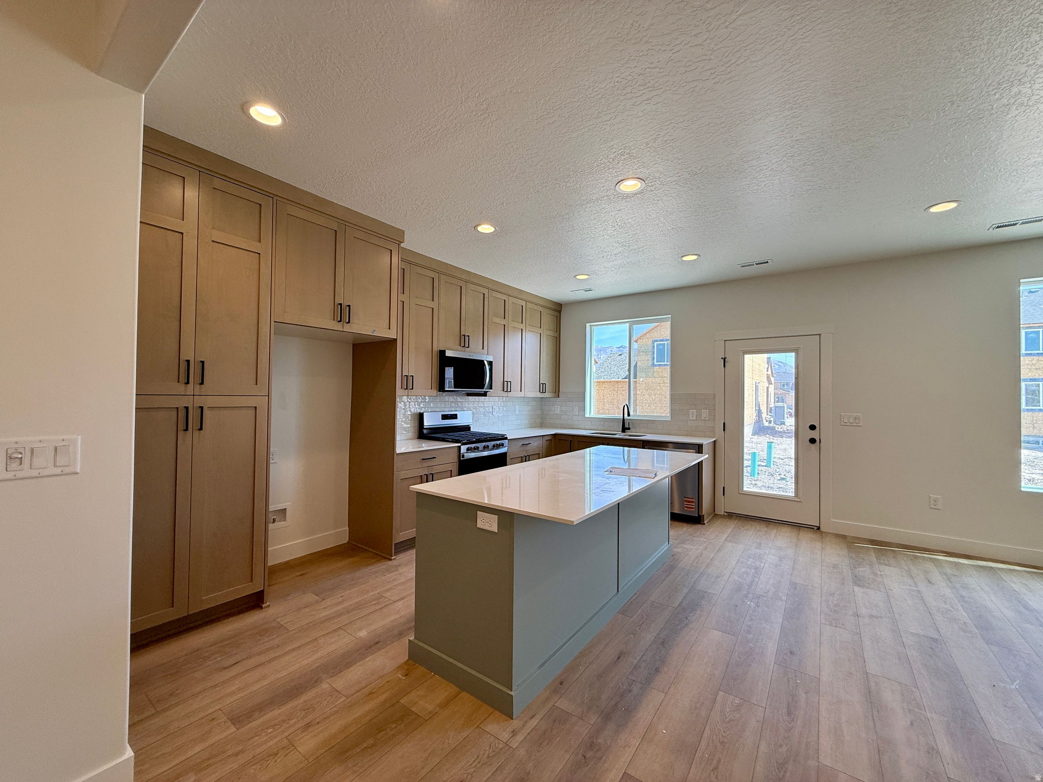 CREEKSIDE AT JDC RANCH - Residential