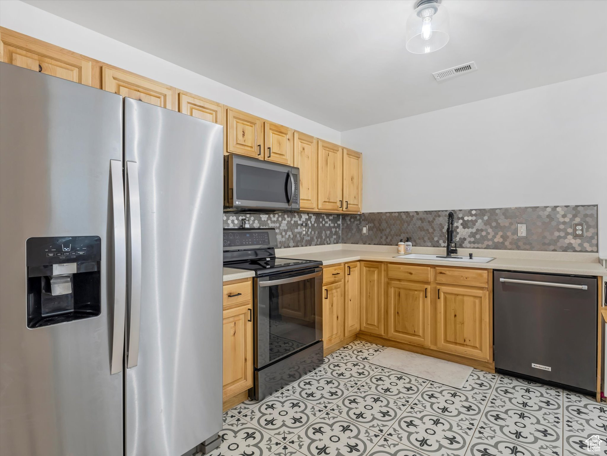 1673 N Aaron Dr, Tooele, Utah image 9