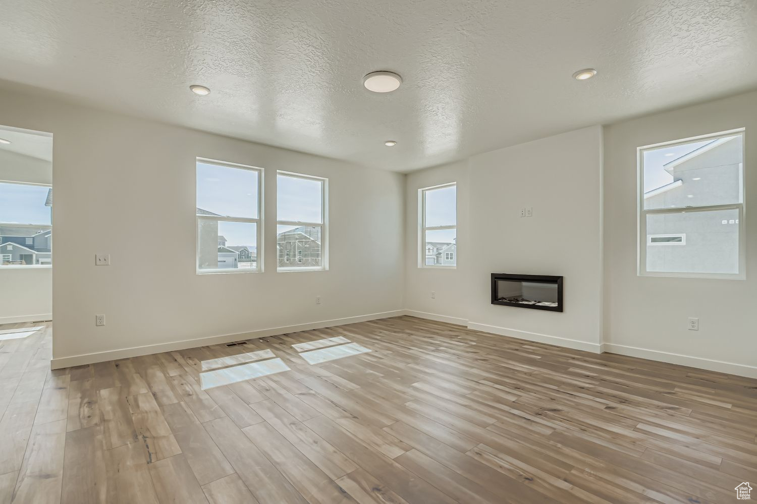 ESTATES AT PINNACLES AT EAGLE MOUNTAIN - Residential