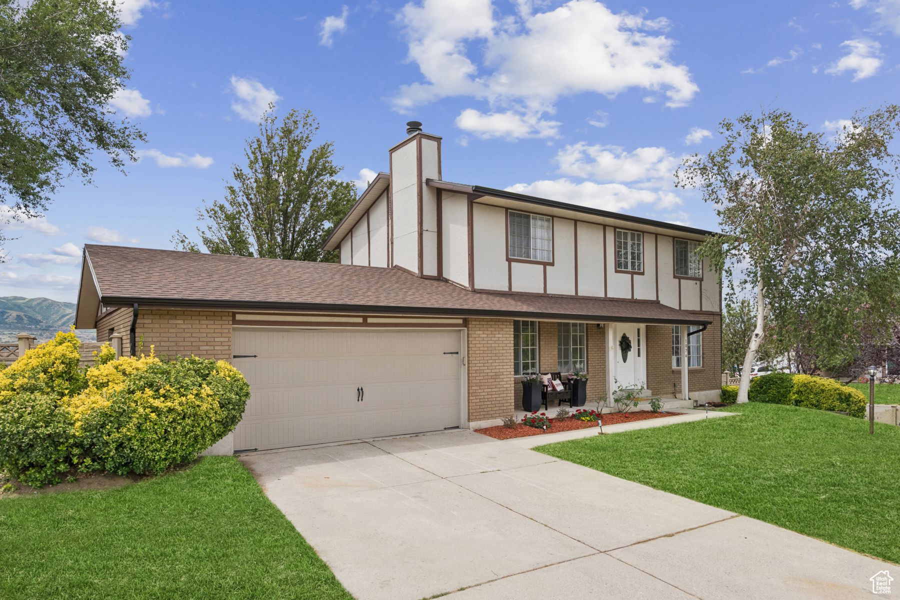 Sandy, Utah 84094, United States, 4 Bedrooms Bedrooms, ,3 BathroomsBathrooms,Residential,Active,166449