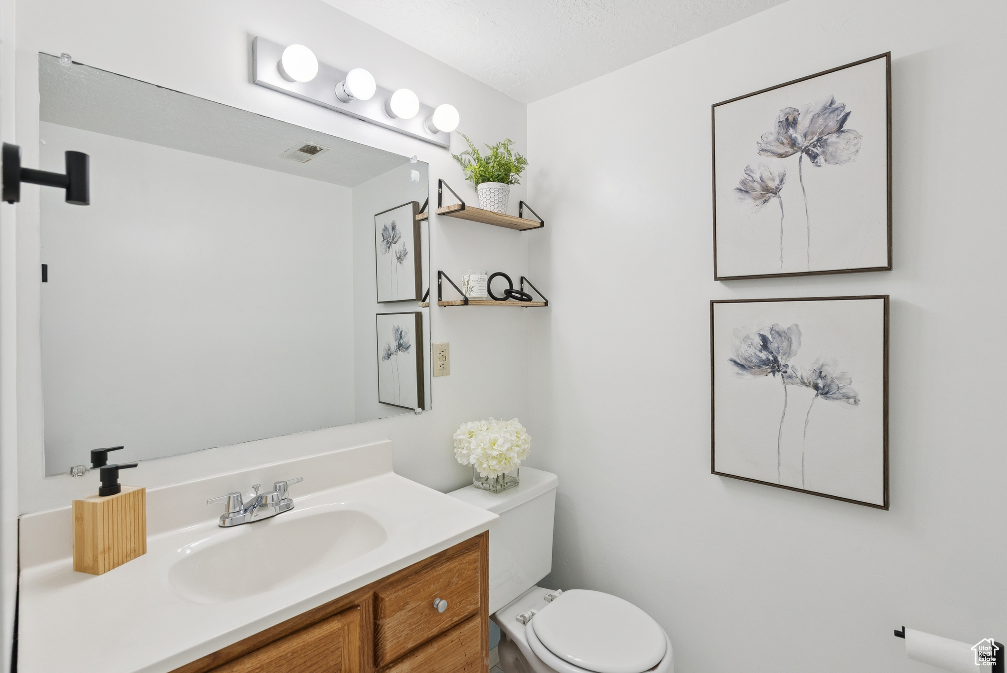 Sandy, Utah 84094, United States, 4 Bedrooms Bedrooms, ,3 BathroomsBathrooms,Residential,Active,166449