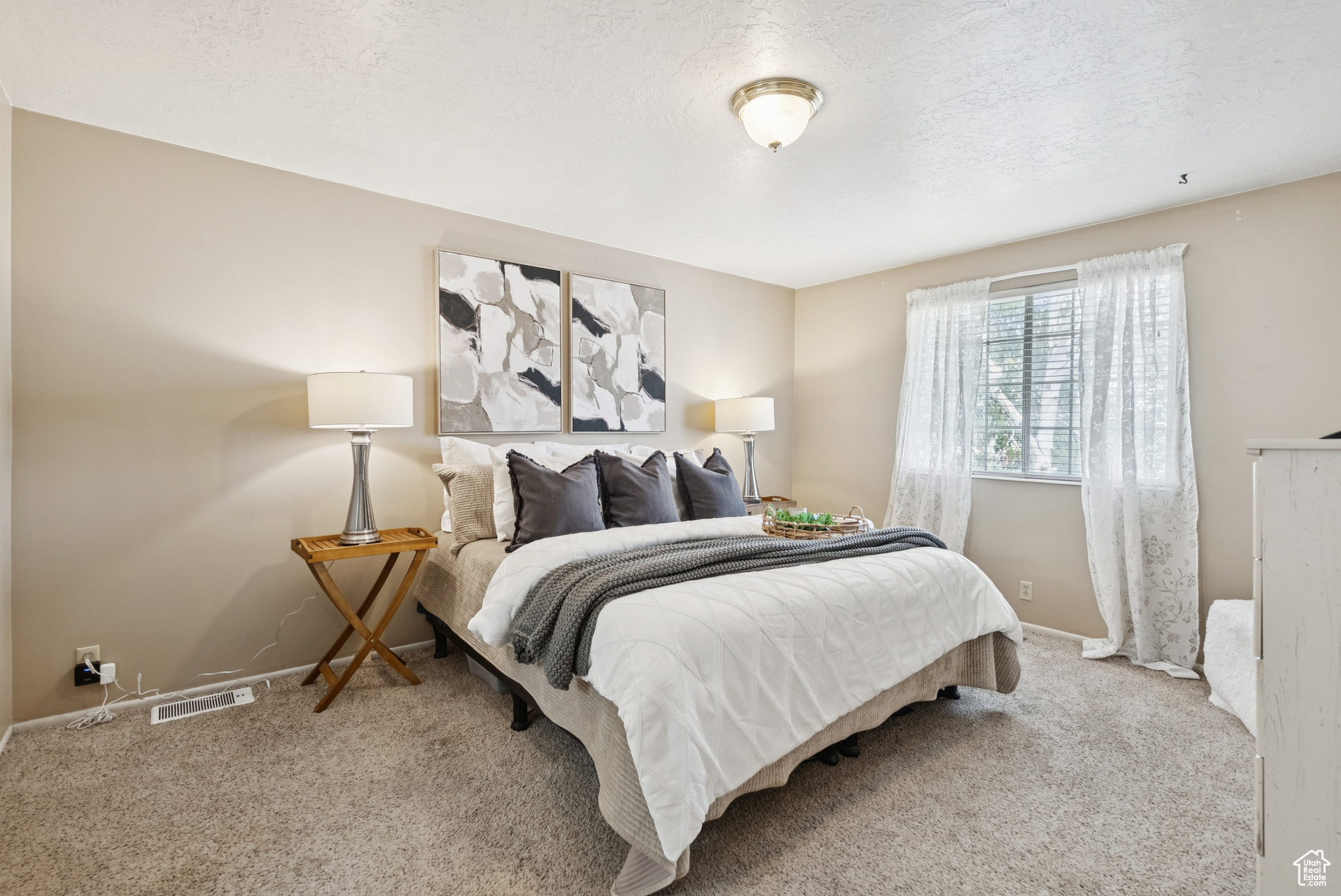 Sandy, Utah 84094, United States, 4 Bedrooms Bedrooms, ,3 BathroomsBathrooms,Residential,Active,166449