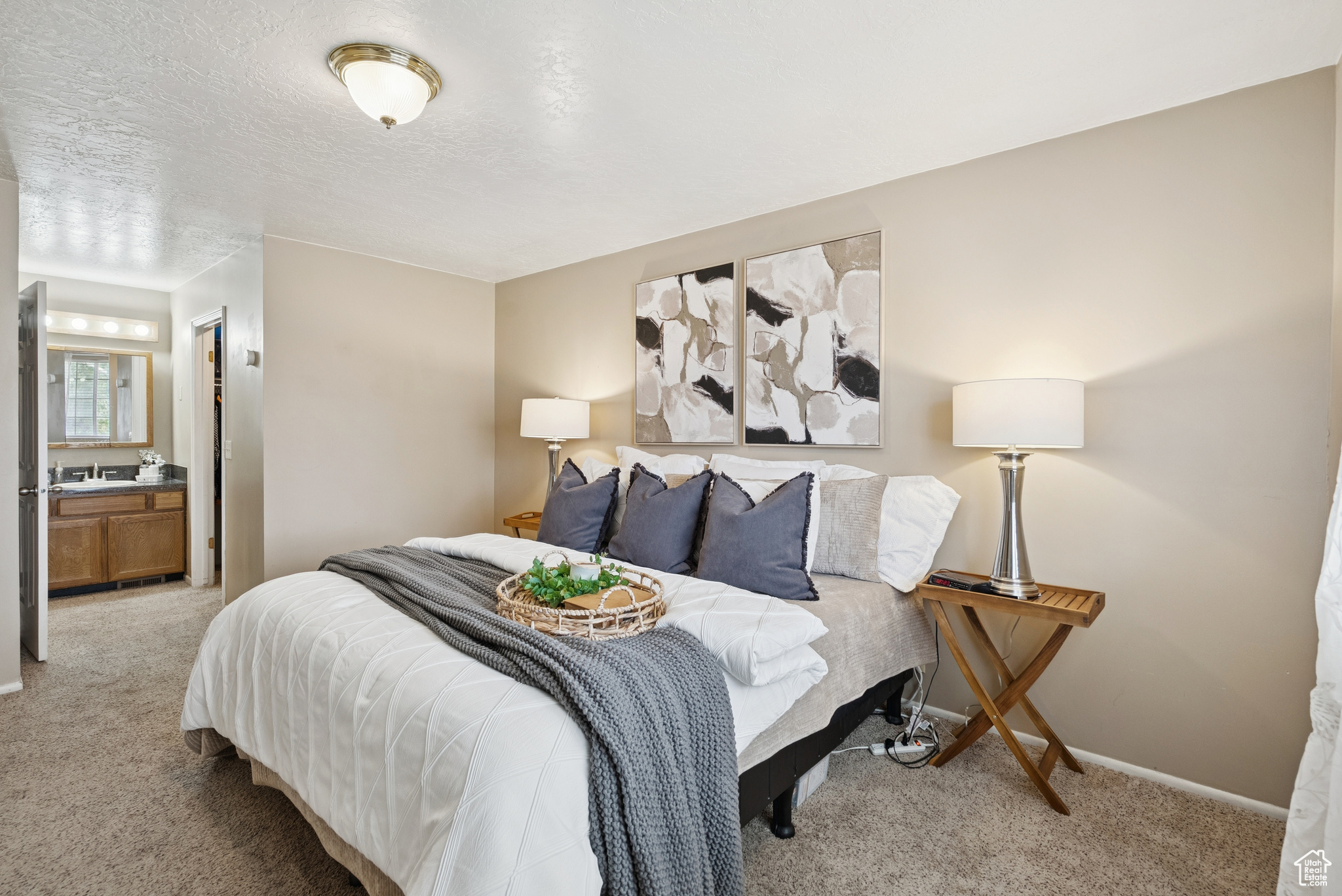 Sandy, Utah 84094, United States, 4 Bedrooms Bedrooms, ,3 BathroomsBathrooms,Residential,Active,166449