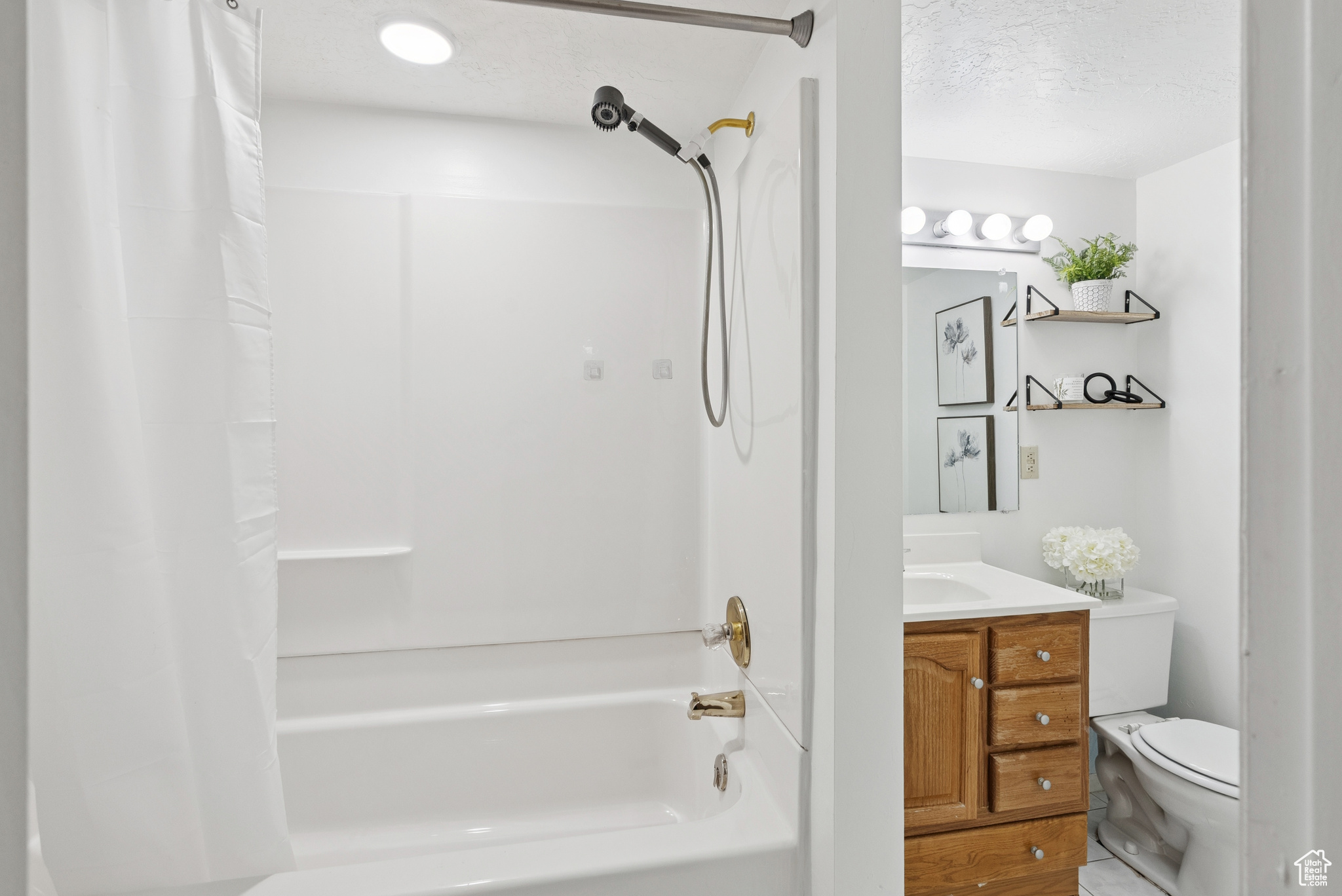 Sandy, Utah 84094, United States, 4 Bedrooms Bedrooms, ,3 BathroomsBathrooms,Residential,Active,166449