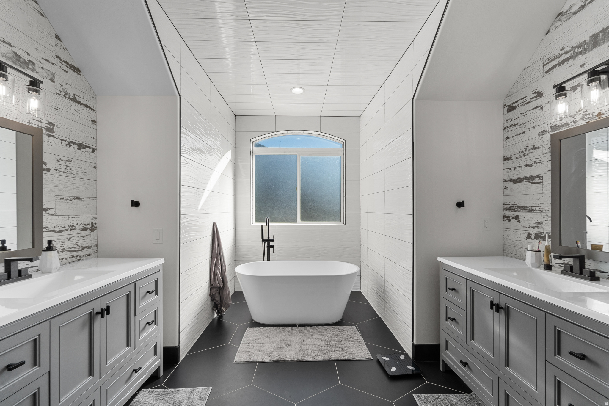 NORTH TEMPLE ESTATES - Residential