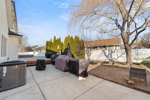 Tiny photo for 4552 W WINDSOR CIR N, Cedar Hills, UT 84062 (MLS # 2132532)