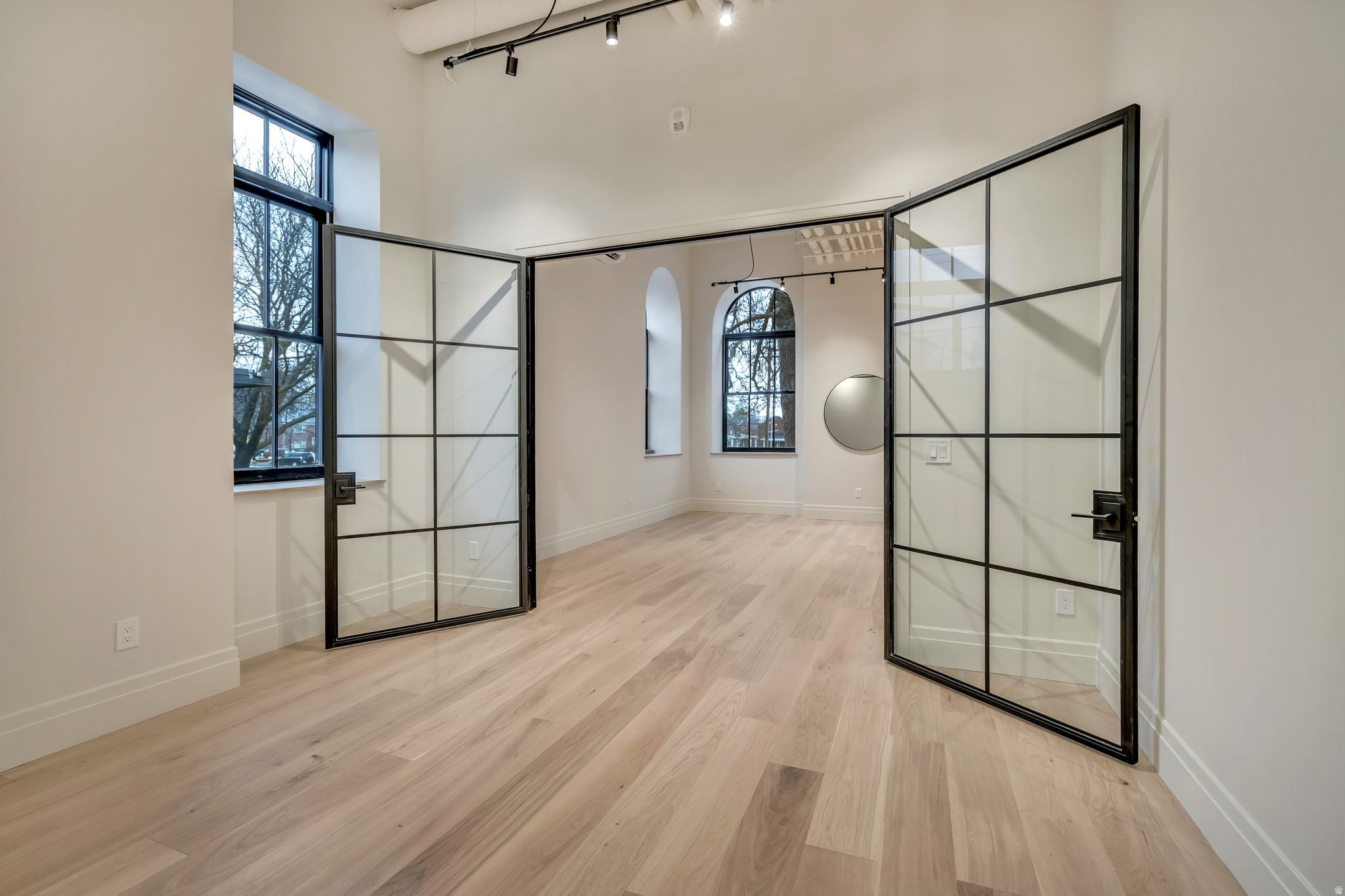 TELEGRAPH EXCHANGE - Residential