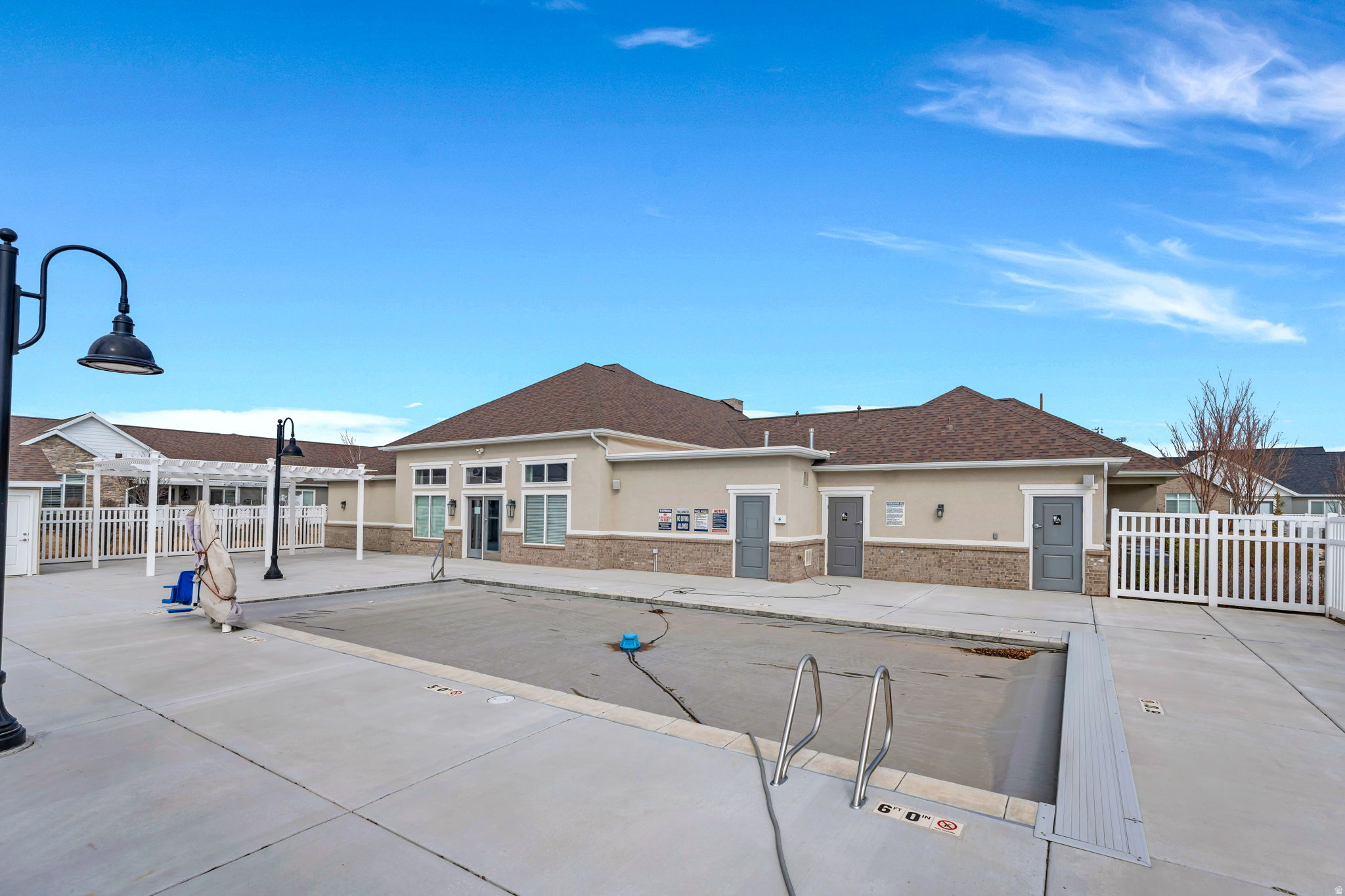 THE VILLAS AT LEGACY FARMS - Residential