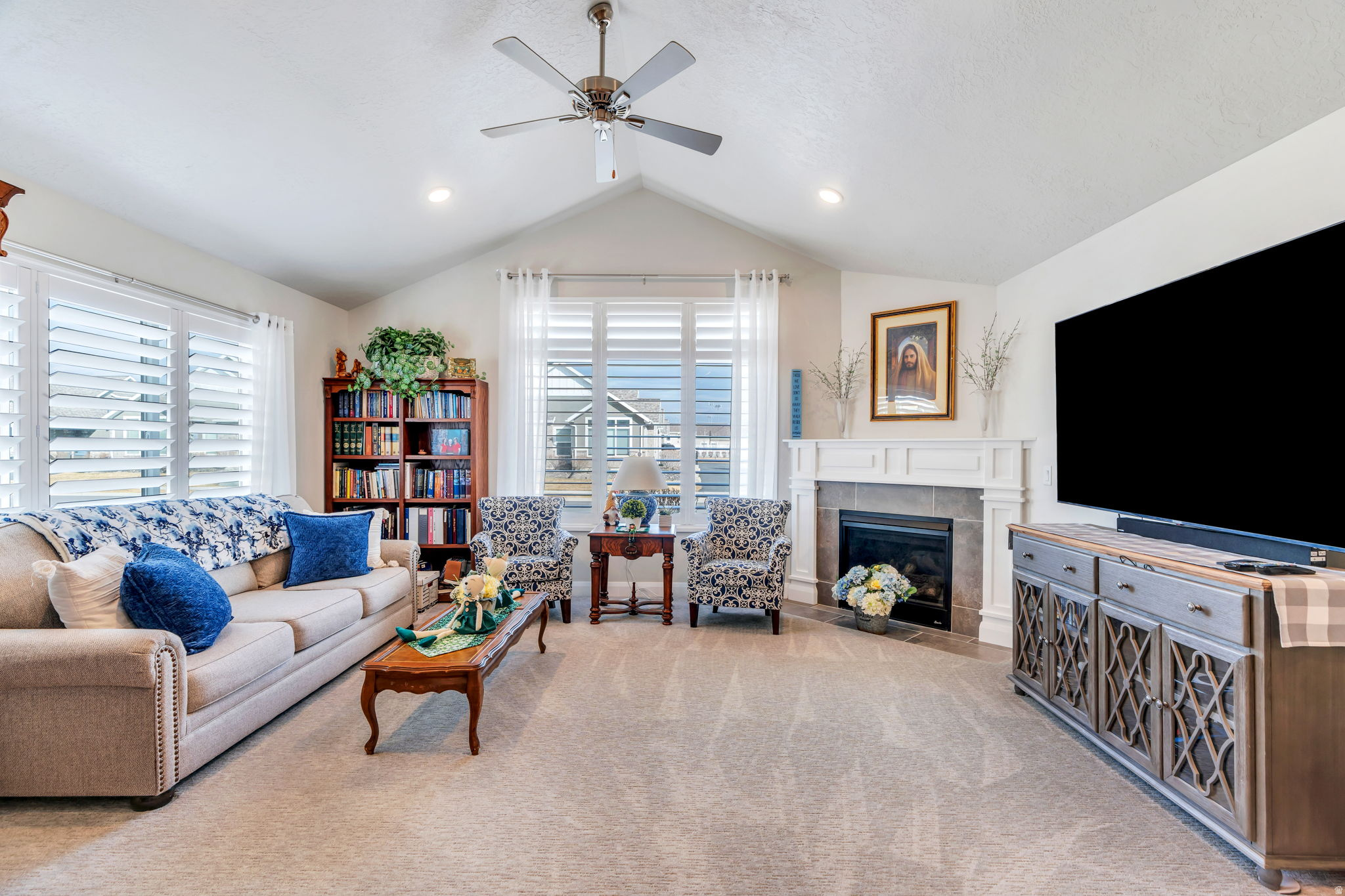 THE VILLAS AT LEGACY FARMS - Residential