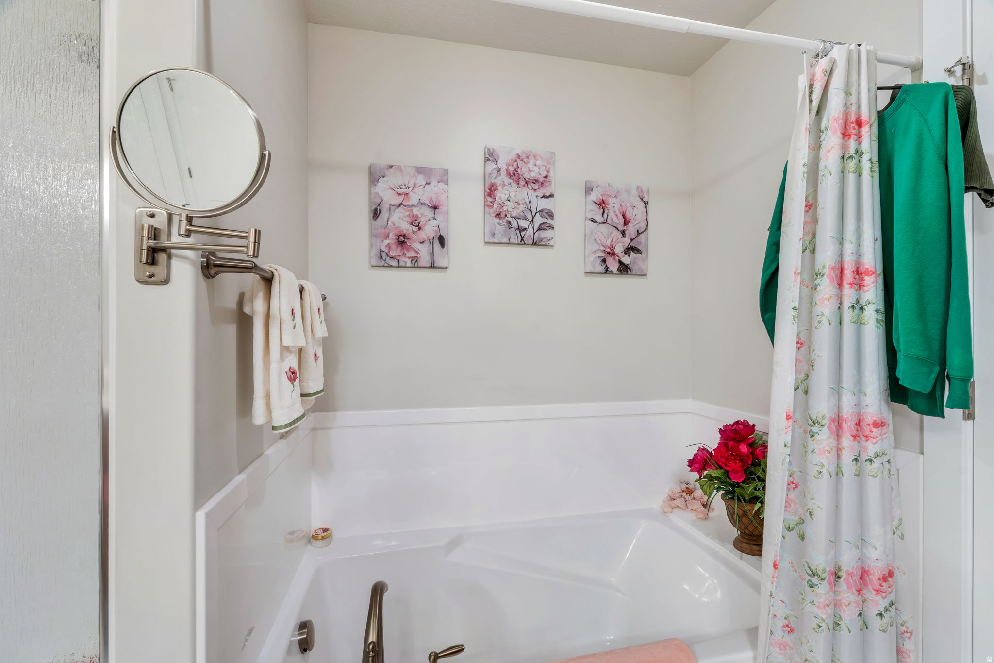 THE VILLAS AT LEGACY FARMS - Residential