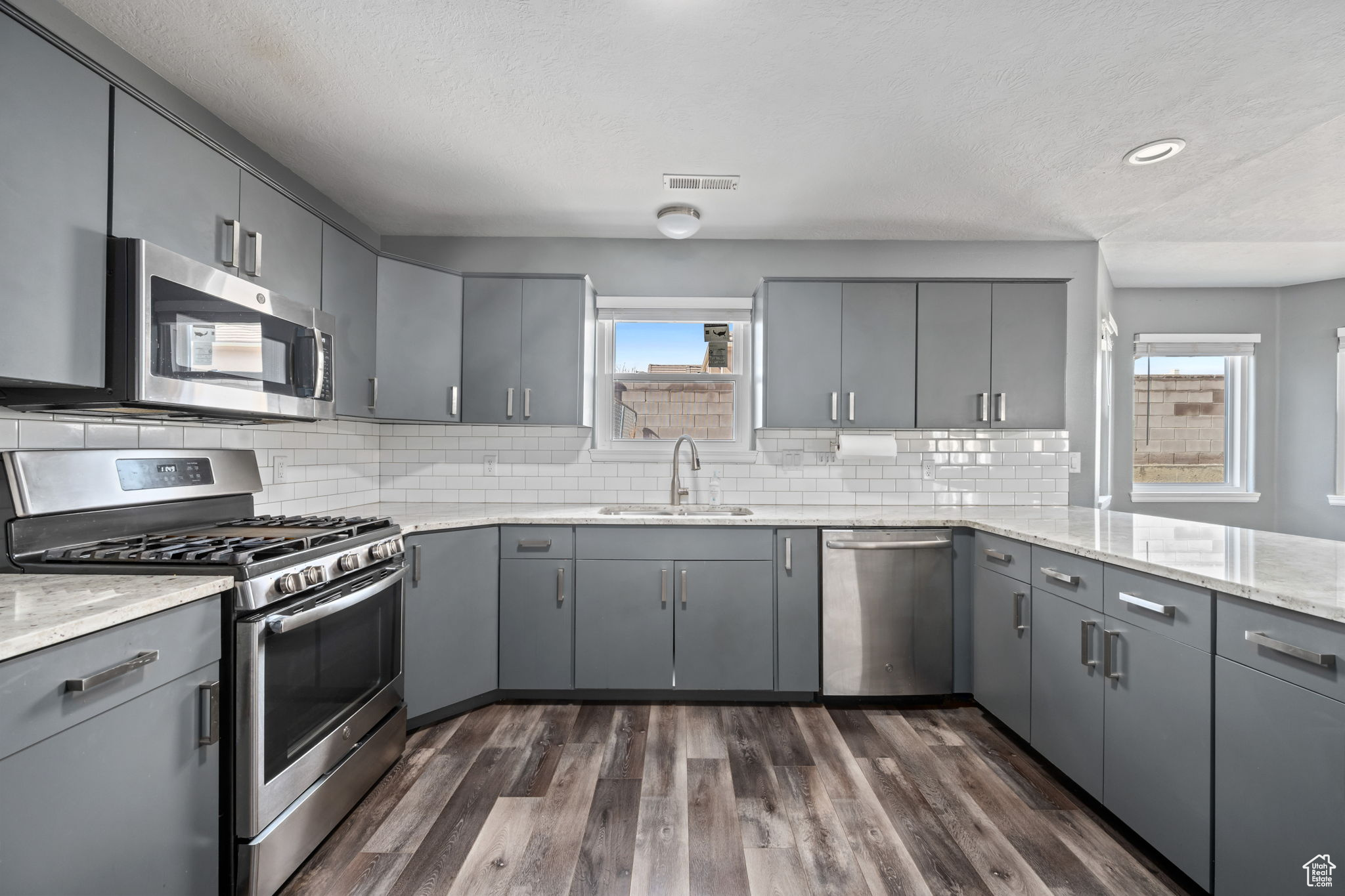 CRESTVIEW VILLAGE - Residential