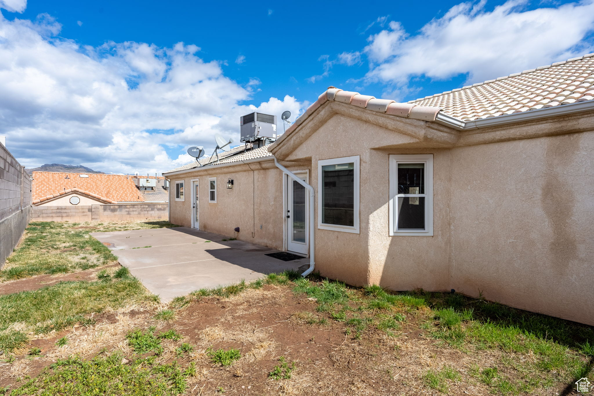 CRESTVIEW VILLAGE - Residential