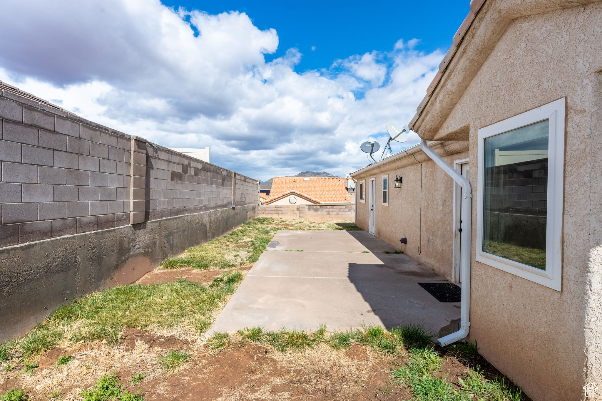 CRESTVIEW VILLAGE - Residential