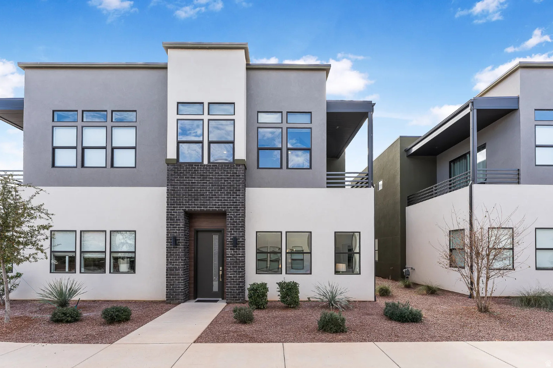 BLOOMINGTON VACATION VILLAS PH 1 - Residential