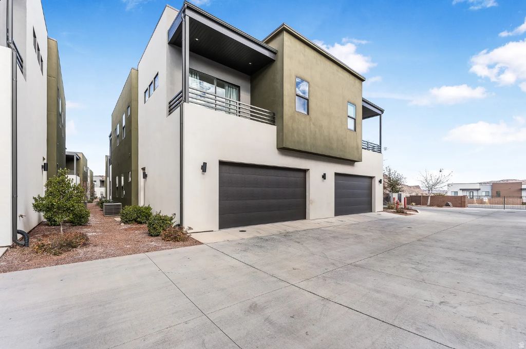 Photo of 3080 S BLOOMINGTON DR E #G13, Saint George, UT 84790 (MLS # 2160435)