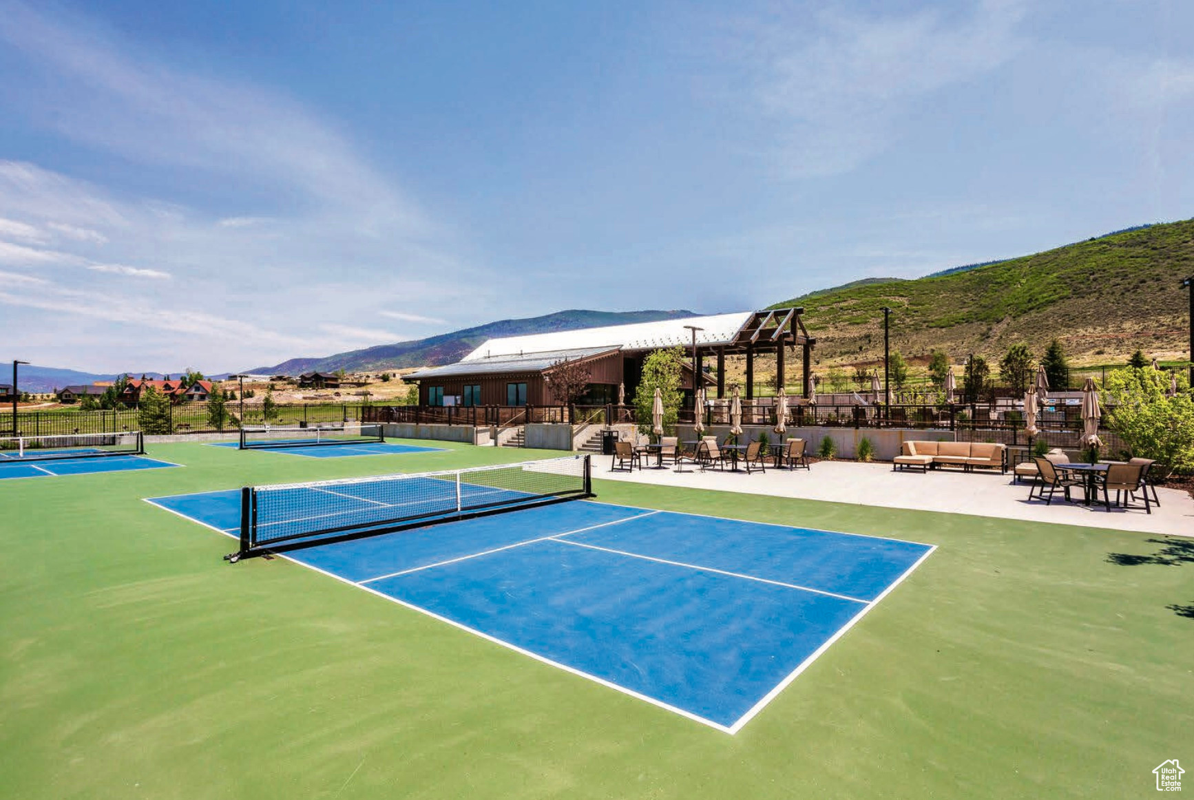 HIGH STAR RANCH - Residential