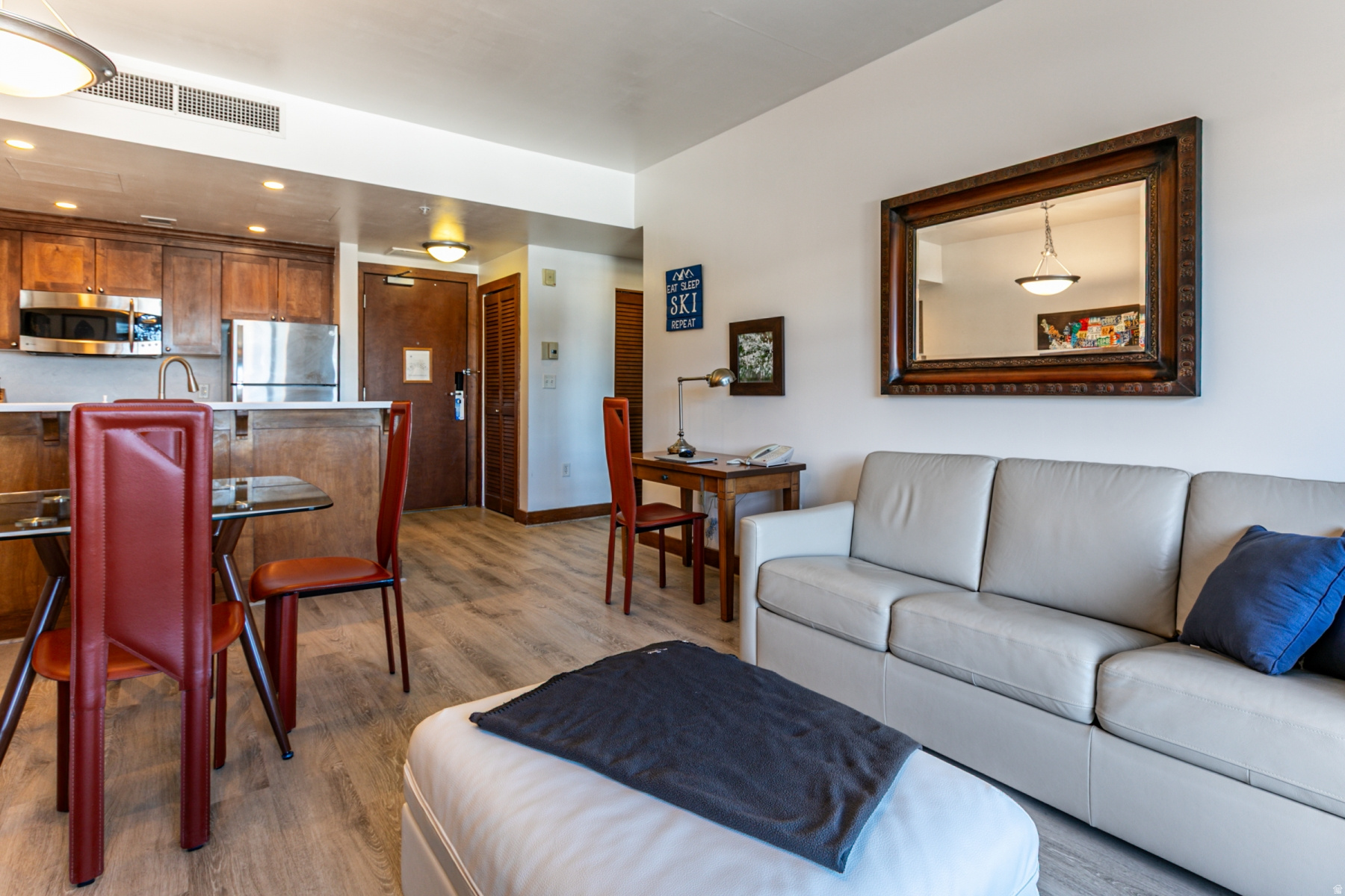 SUNDIAL LODGE - Residential