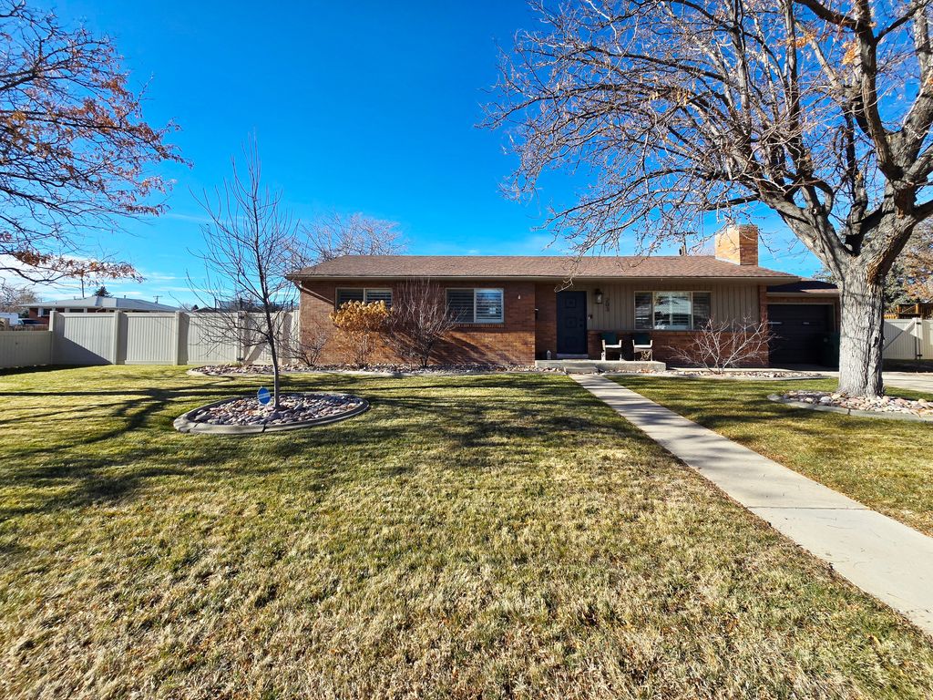 Photo of 203 N 600 W, Vernal, UT 84078 (MLS # 2126053)