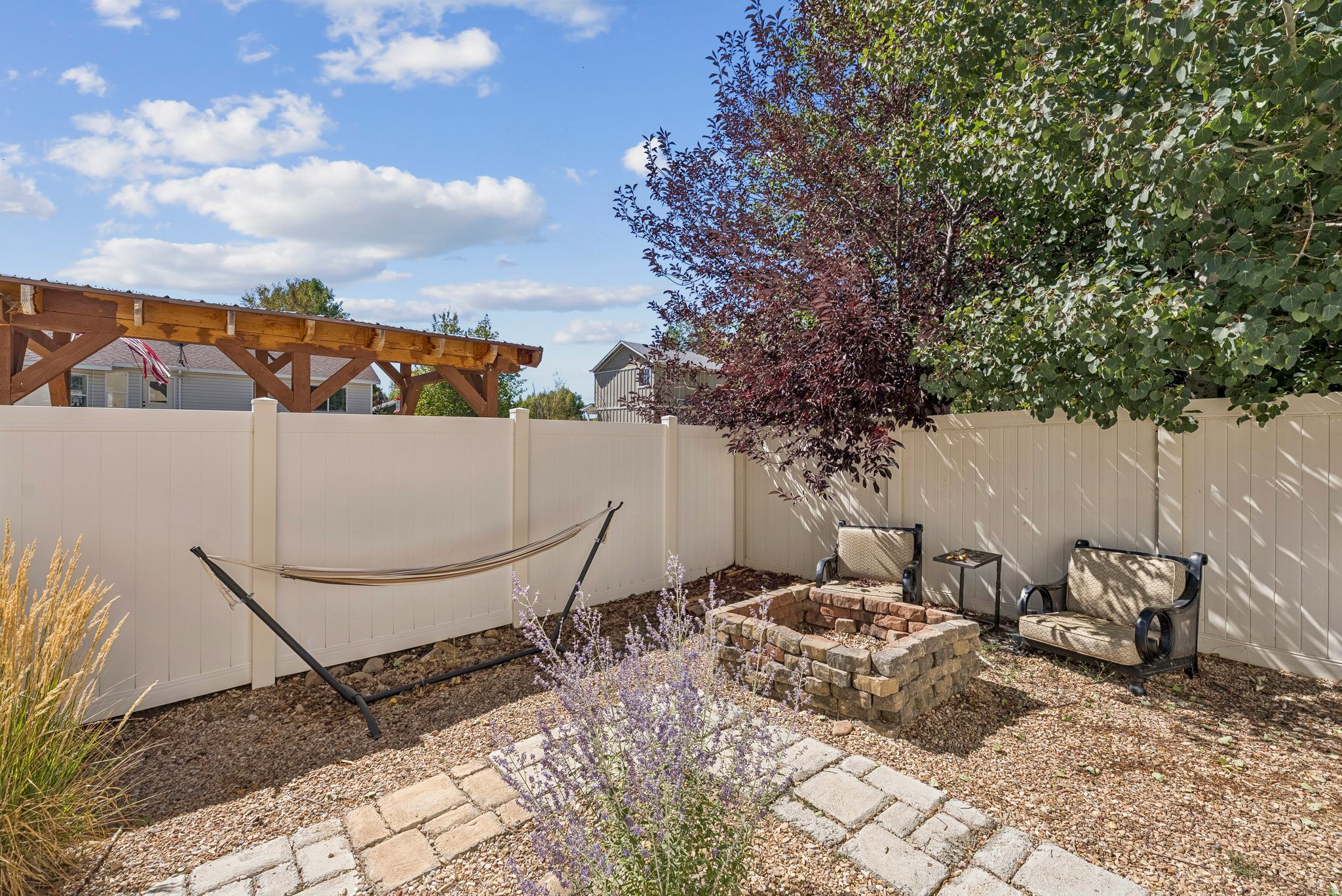 GRASSY CREEK - Residential