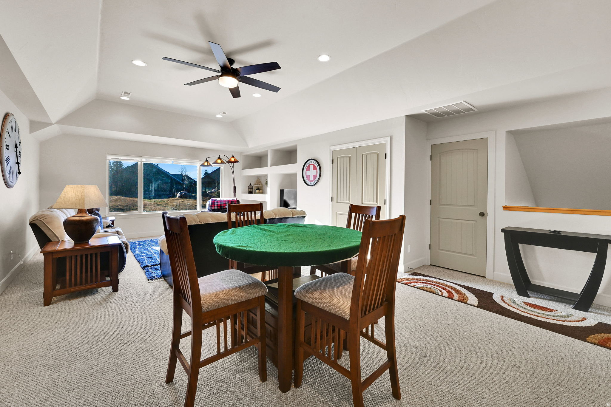 TRAPPERS RIDGE - Residential