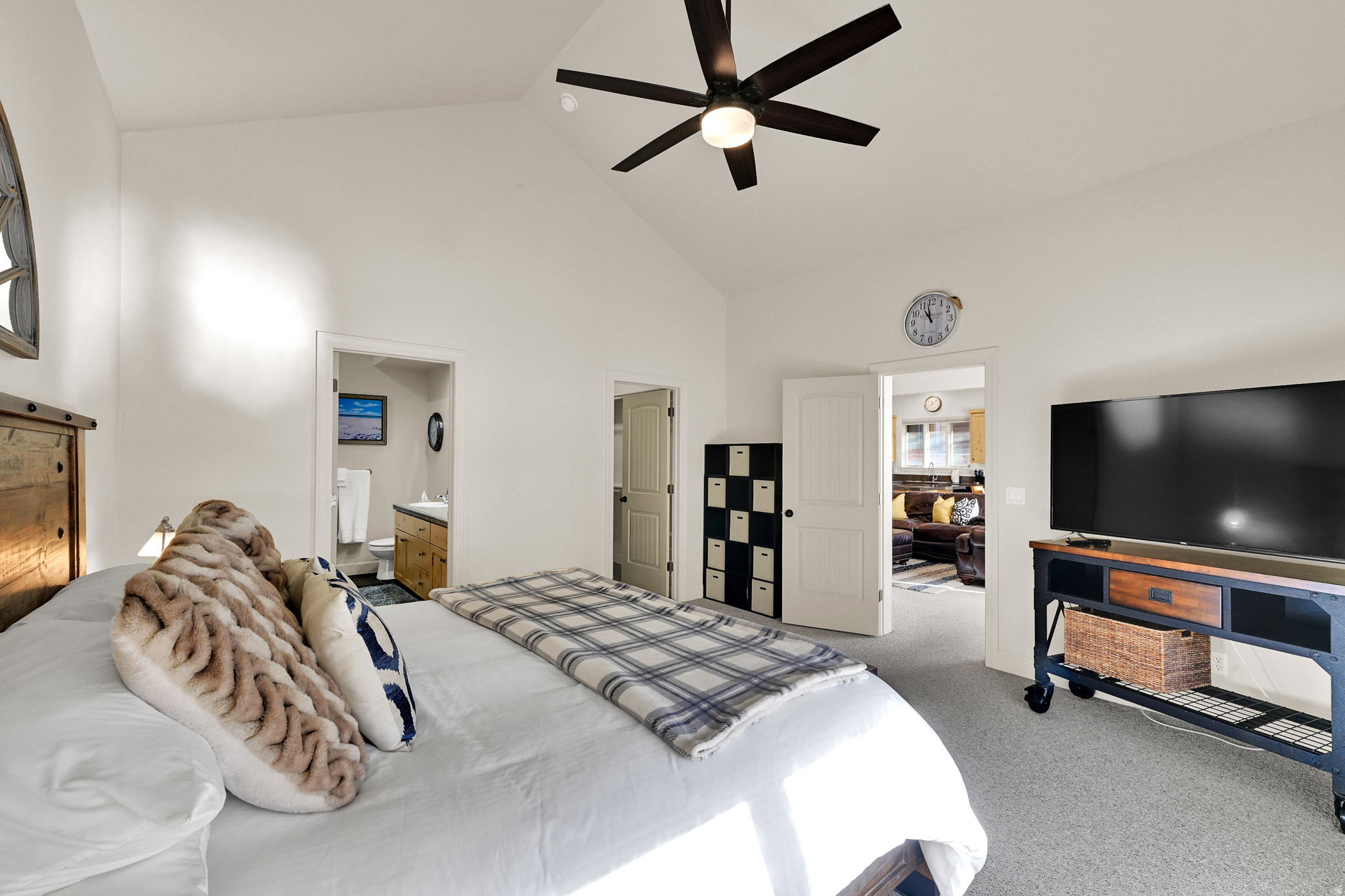 TRAPPERS RIDGE - Residential