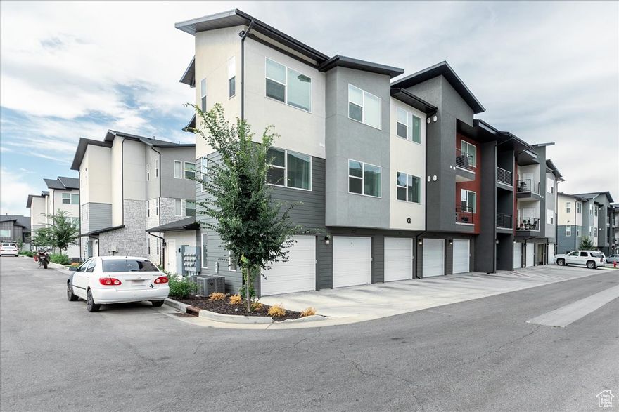 Check this unit out! Priced to sell! Bright and modern 2nd floor condo with spacious open living area. This condo has tall ceilings, over-sized windows, white cabinetry, stainless steel appliances, granite counter-tops, a private patio. The two-bedrooms, 2 bathrooms. Come make this condo your own new home! Washer and dryer included, if Buyer would like them. Smoke free and pet free home. Buyer to verify all information. HOA includes clubhouse, gym room and pool. HOA covers general building maintenance, lawn mowing, snow removal for roads, pest control, sewer, water, and property insurance. Some utilities are included in the monthly HOA fee. Owners will still need a $10,000 policy to cover the deductible. Buyer to pay HOA reinvestment fee based on .5% of the purchase price due at closing.