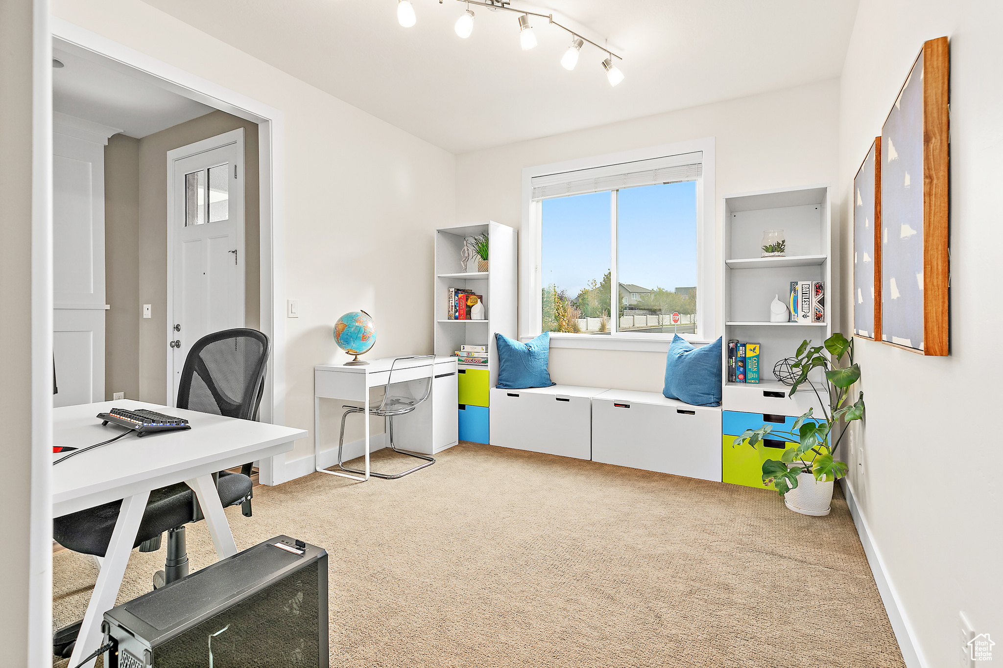 LEVOY ESTATES - Residential