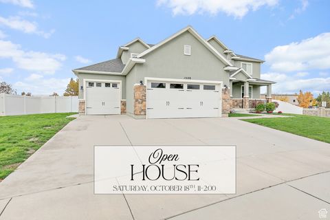 Photo of 13128 S DAY MEADOW DR E, Draper, UT 84020 (MLS # 2117990)
