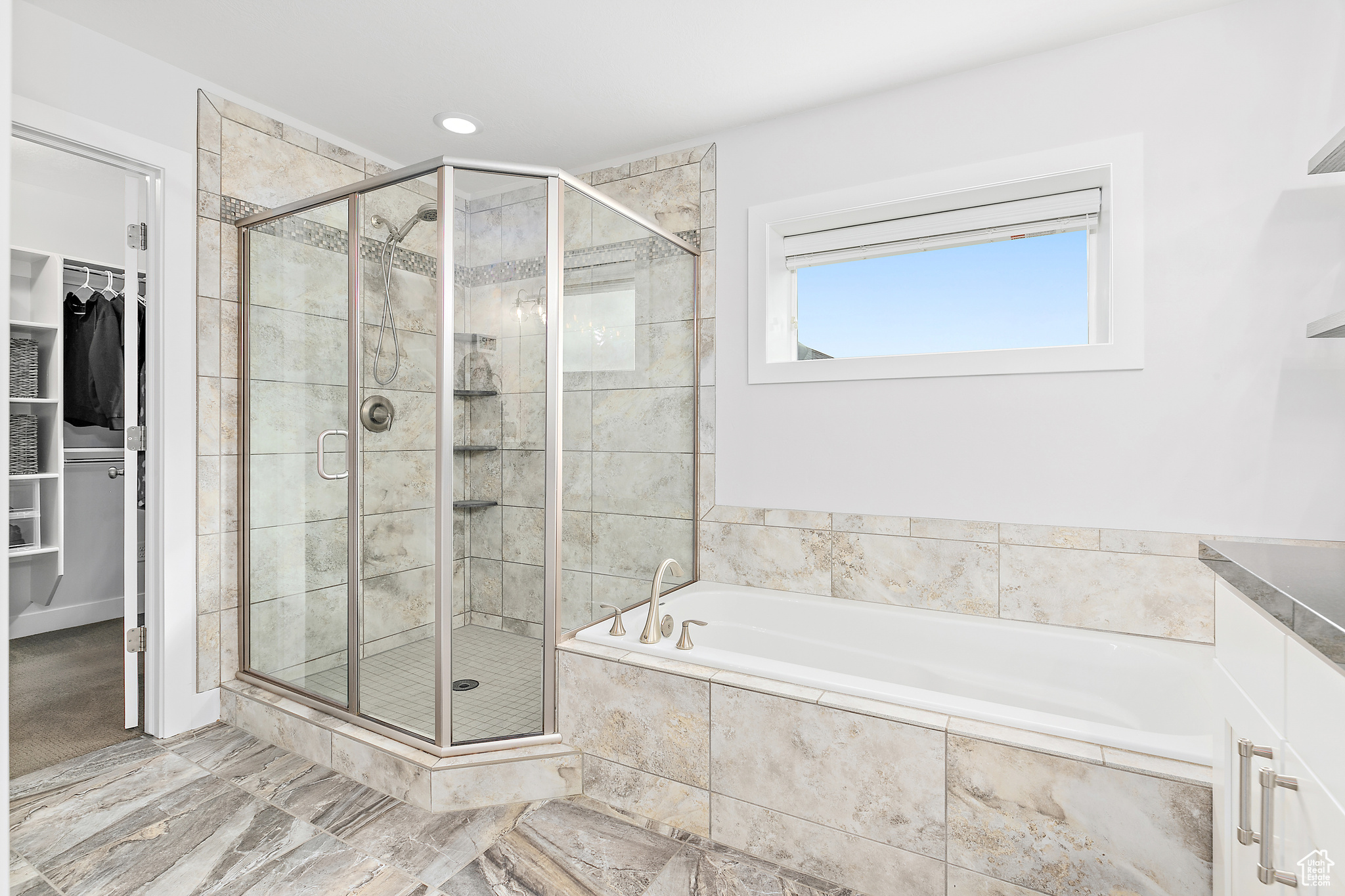 LEVOY ESTATES - Residential