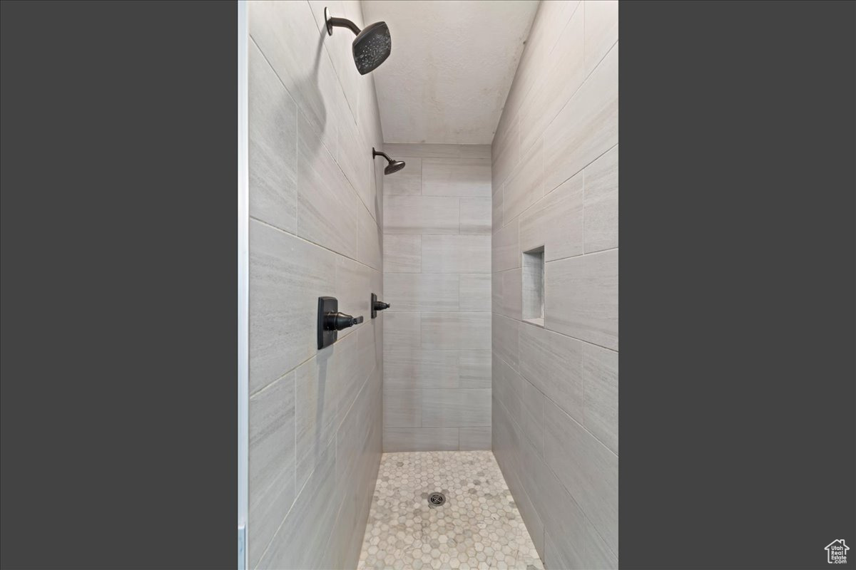 RIDGEMONT - Residential